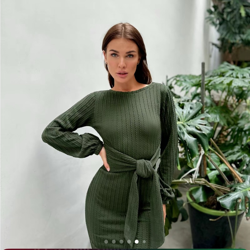Green Long Sleeve Ribbed Knit Dress - Picture 2 of 3